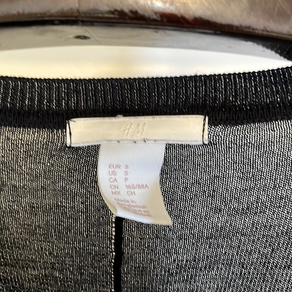 H&M women’s size small long sleeve knit black tunic sweater - Picture 3 of 4